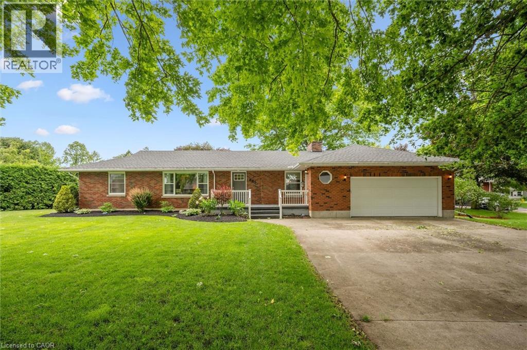 885 WINSTON Boulevard, Listowel