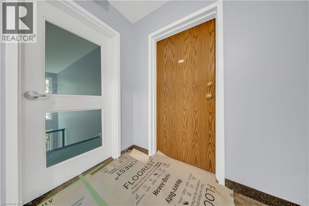3085 KINGSWAY Drive UnitNo. 21, Kitchener