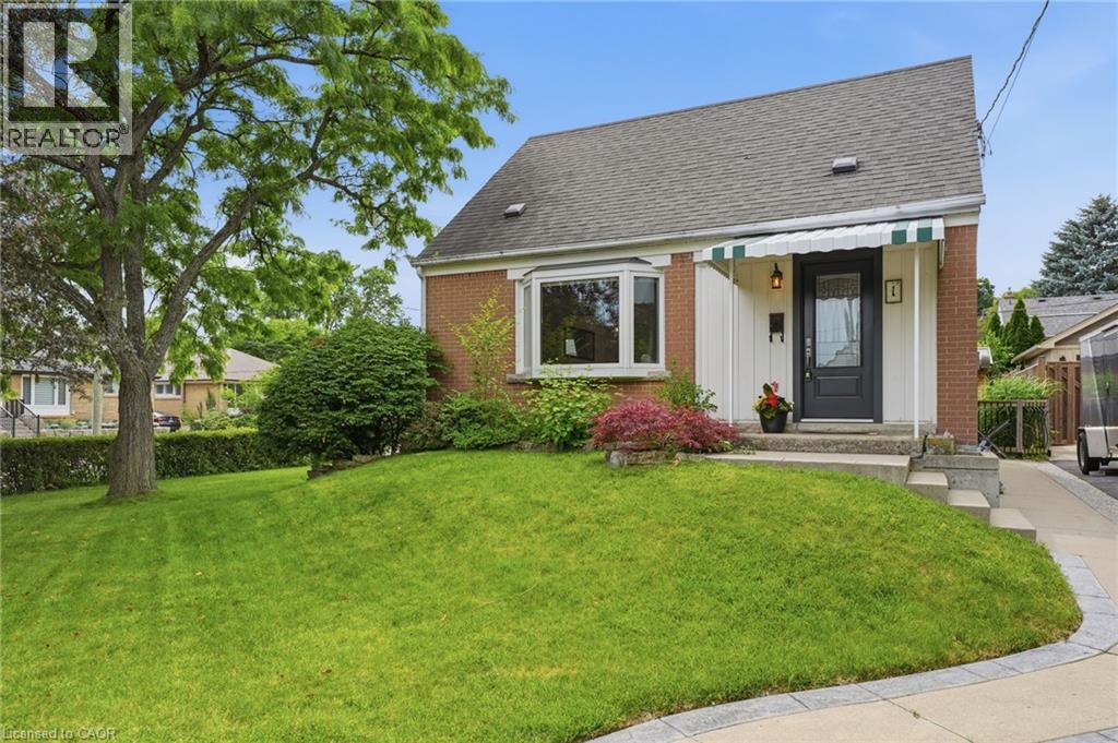 1 JANIS Court, Dundas