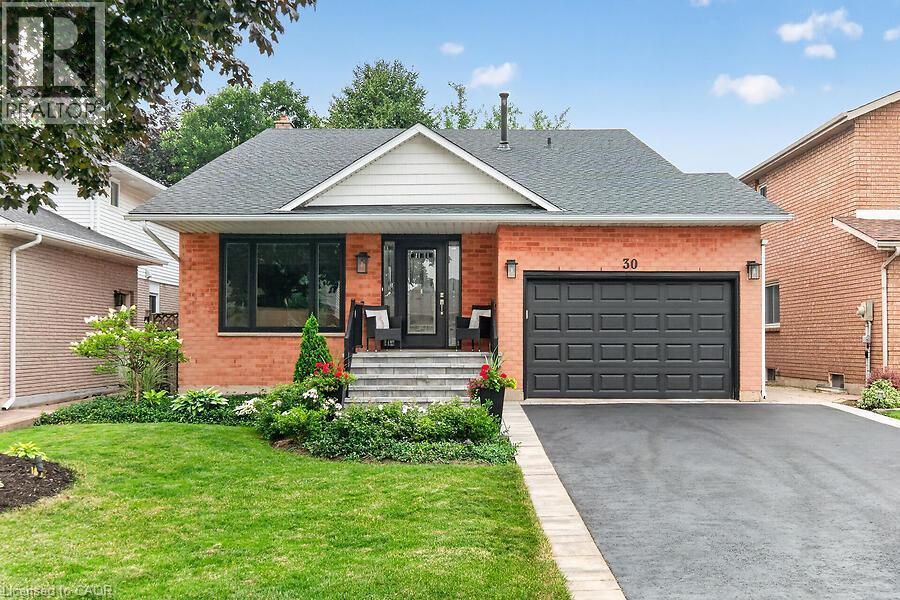 30 CARRIAGEGATE Drive, Hamilton