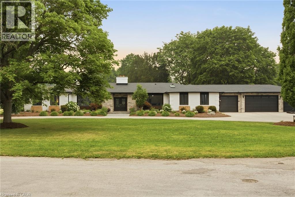 8 SQUIRE Court, Waterloo