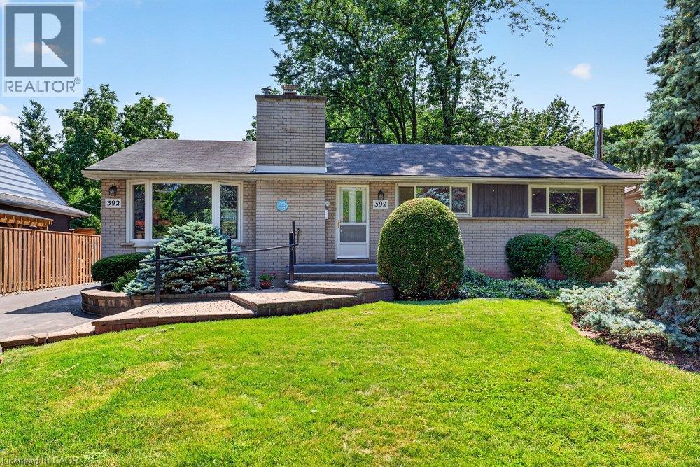 392 HENDERSON Road, Burlington