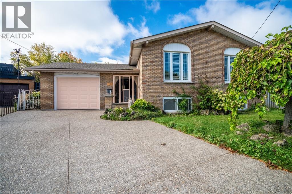 18 VILLA Court, Hamilton
