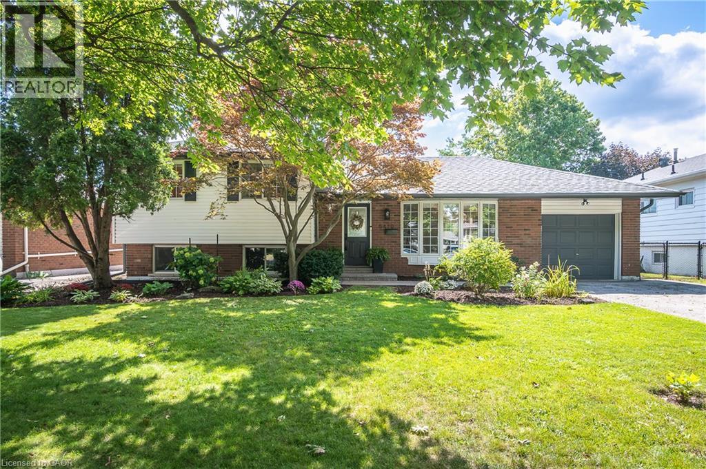 5410 CLIVE Crescent, Burlington