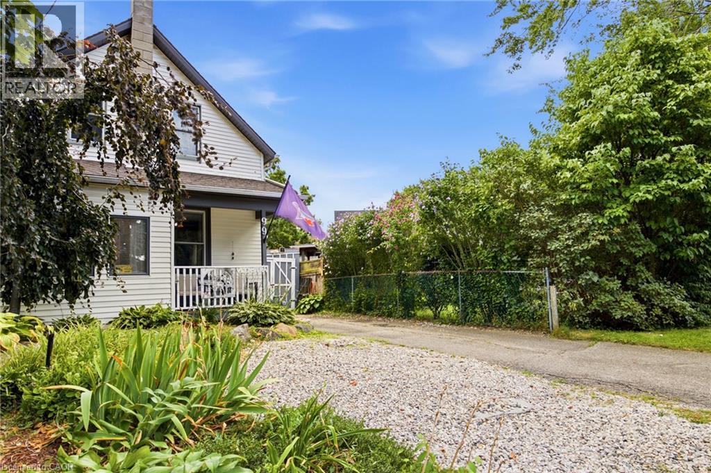 99 DUFFERIN Street, Stratford