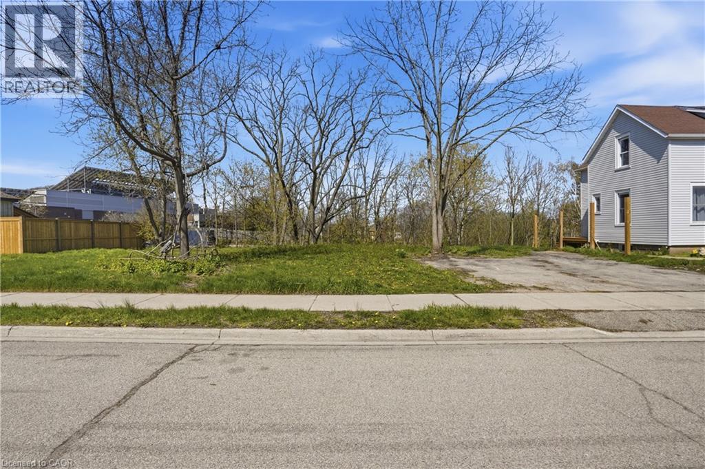 15 ROBINSON Street N, Grimsby