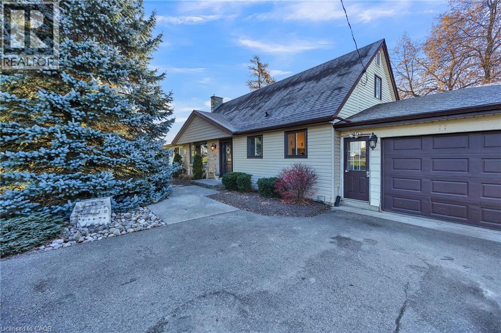3766 LOBSINGER Line, St. Clements