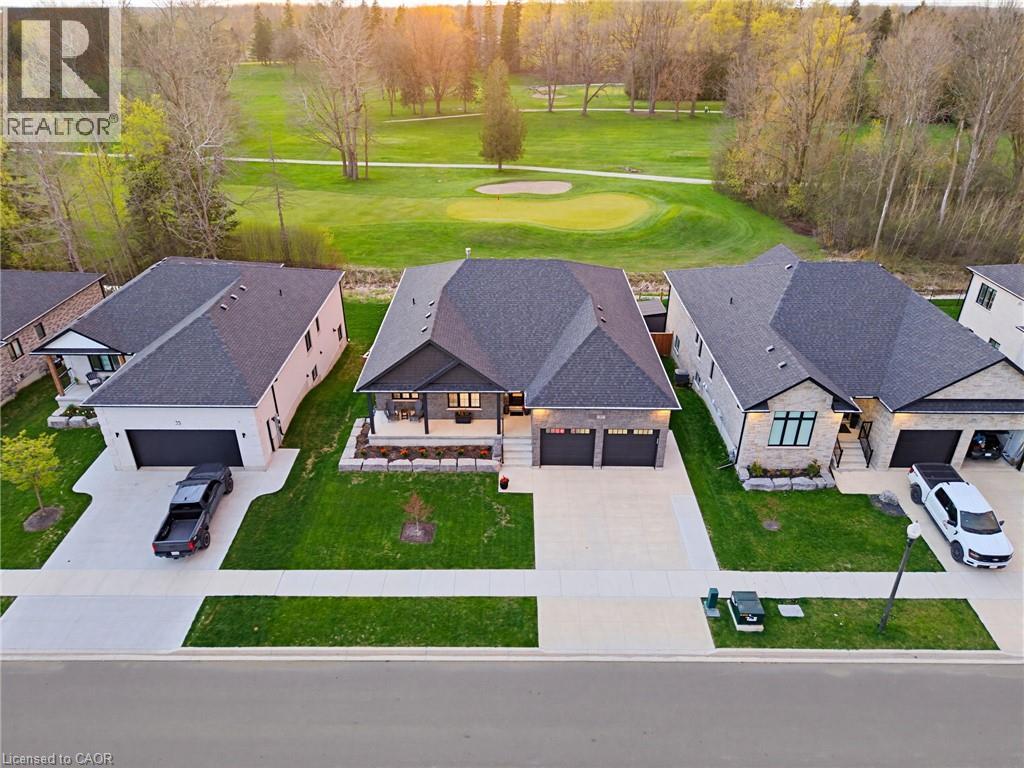 37 GILMER Crescent, Listowel