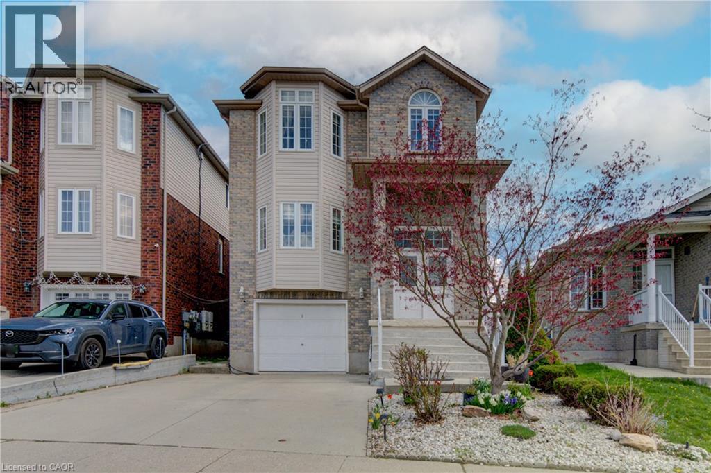 32 LENA Crescent, Cambridge