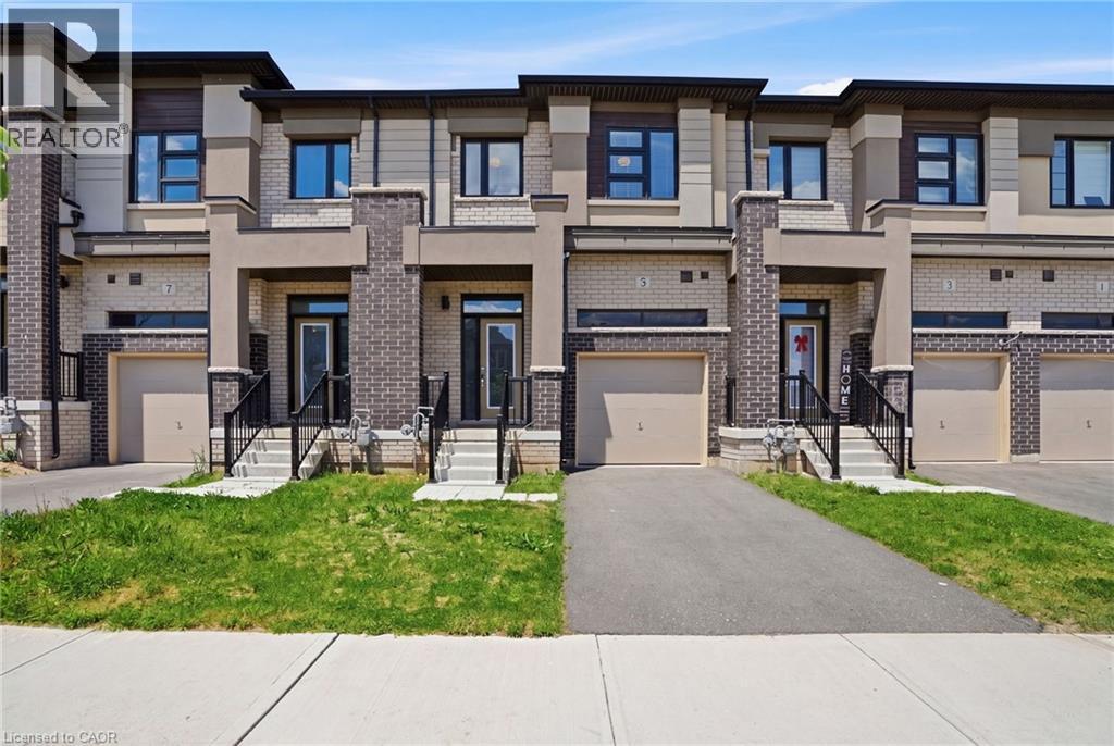 5 GEORGE BRIER Drive W, Paris