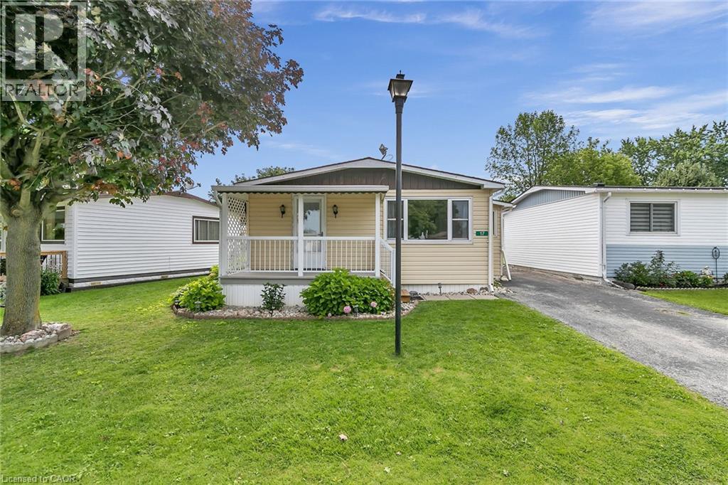 17 FAIRVIEW Crescent, Listowel