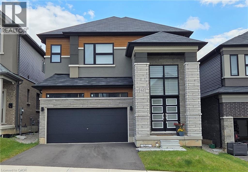 61 GEORGE BRIER Drive E, Paris