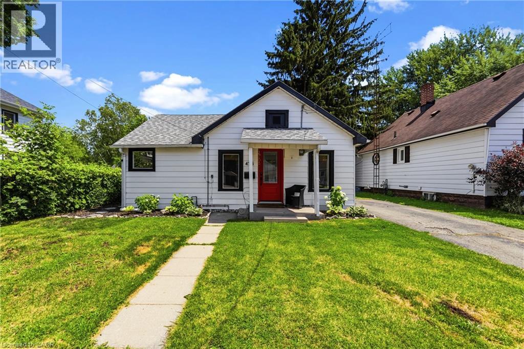 425 ROSS Avenue, Dunnville