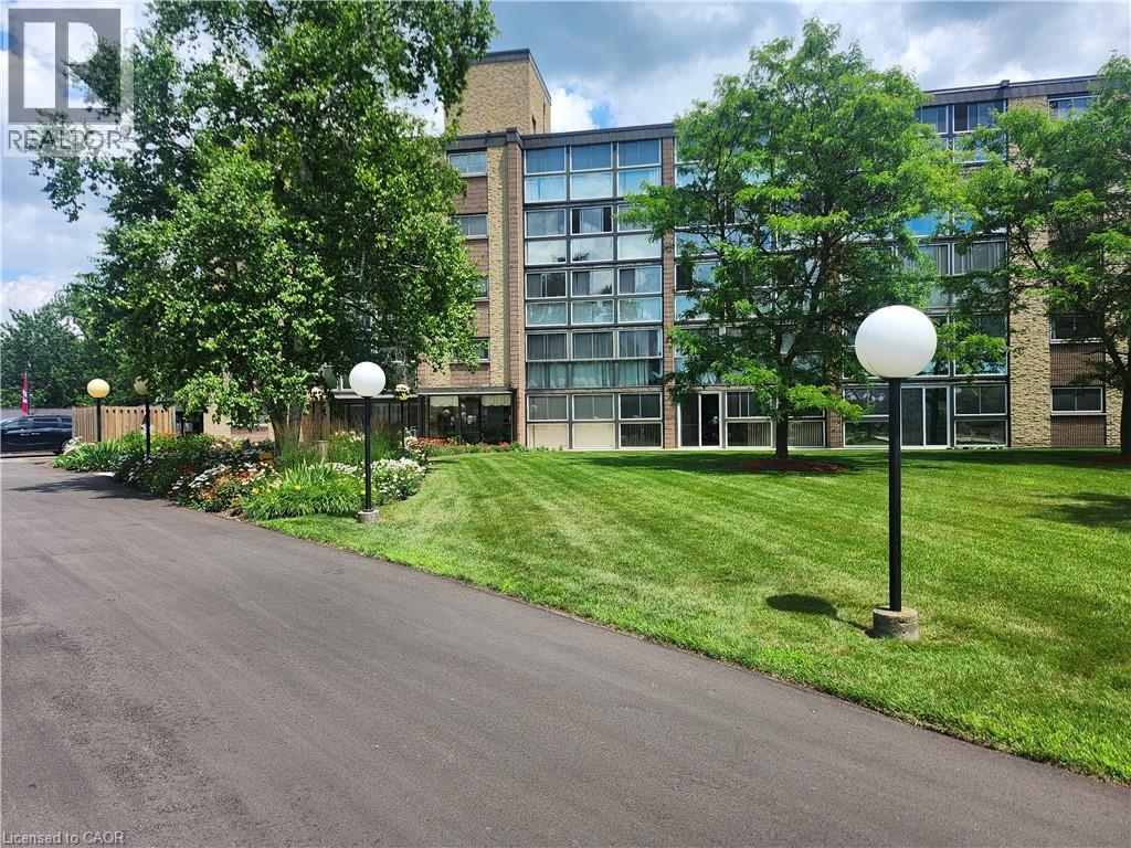 400 CHAMPLAIN Boulevard UnitNo. 404, Cambridge