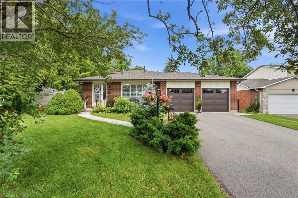 283 PARKWAY Drive W, Milton