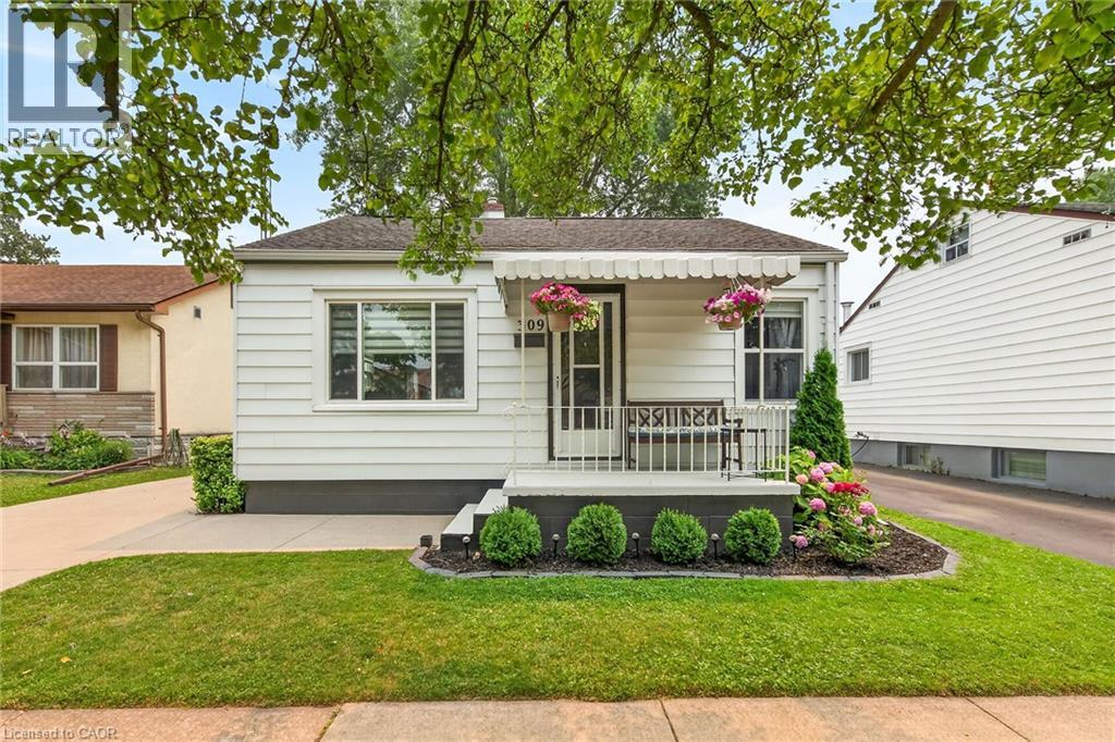 309 COMMANDO Street, Welland