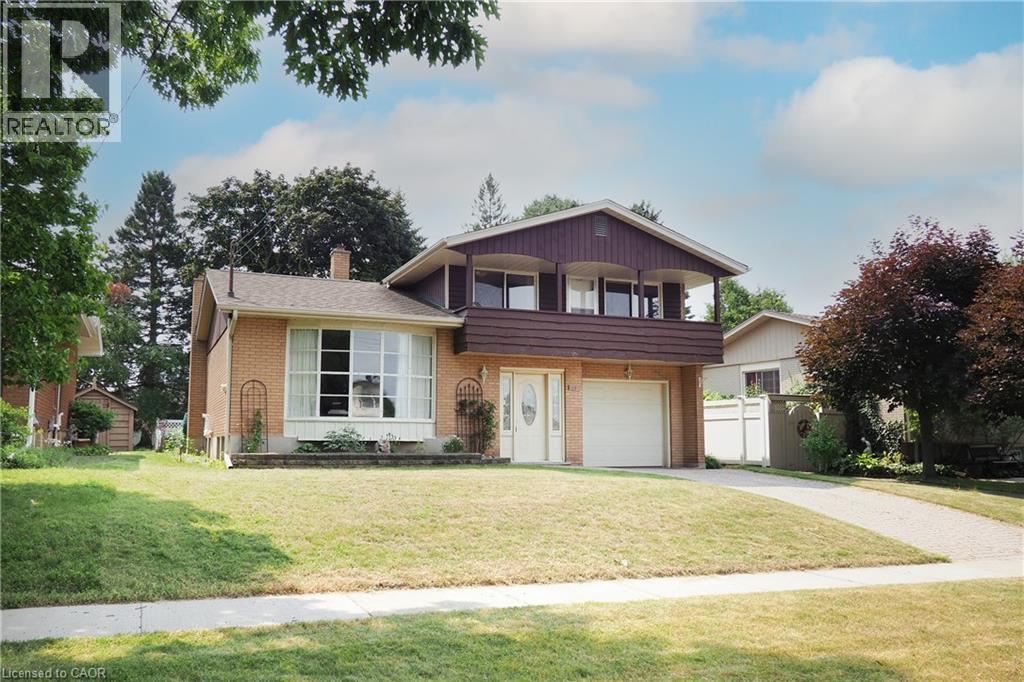 15 GILMOUR Crescent, Kitchener