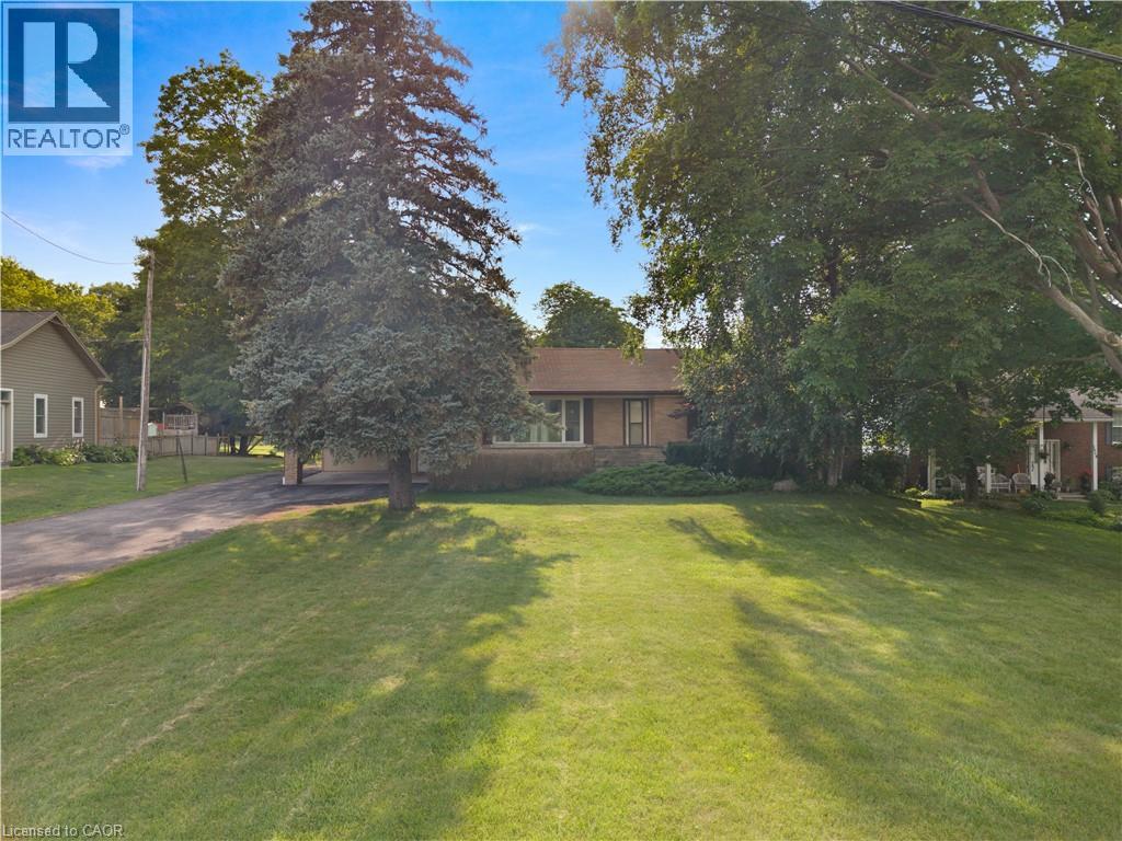1645 N KING Street, St. Jacobs