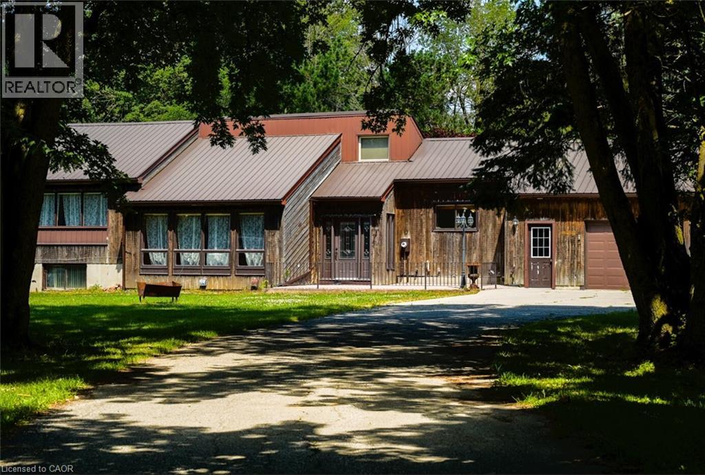 1045 TREMAINE Avenue S, Listowel