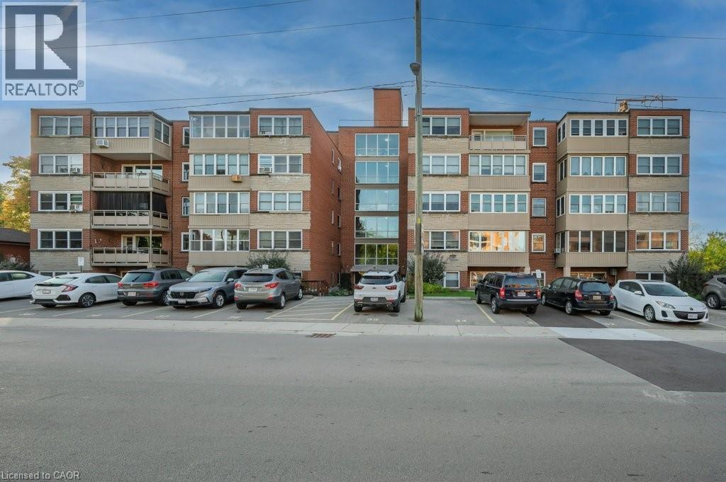 9 GRANT Boulevard UnitNo. 201, Dundas