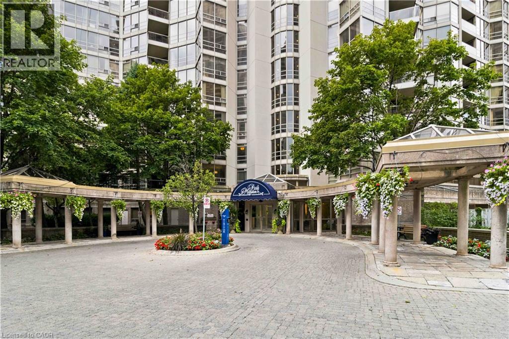 45 KINGSBRIDGE GARDEN Circle UnitNo. 901, Mississauga