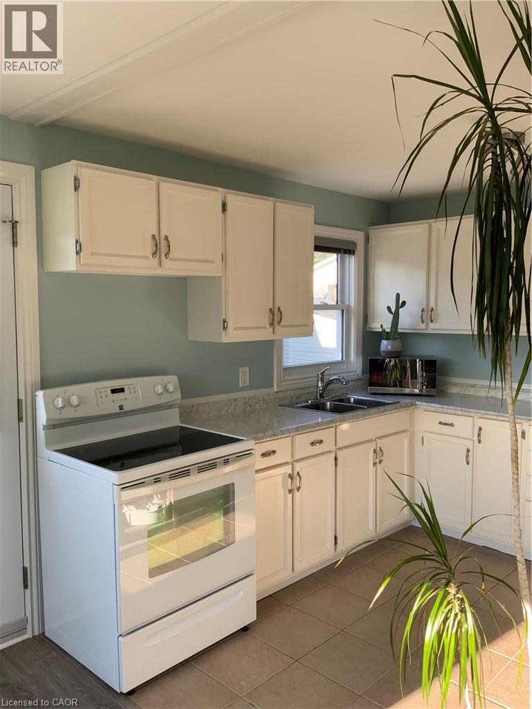 25 FIRST Avenue, Long Point