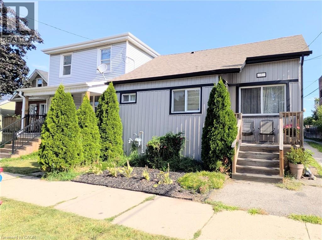 7 CAMPBELL Avenue, Hamilton