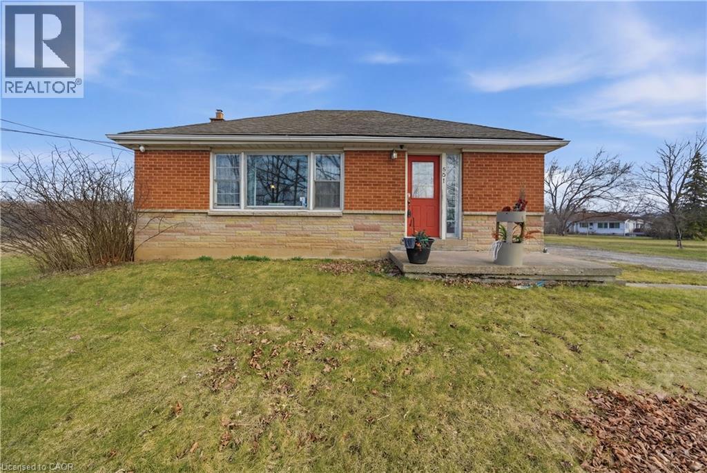601 YORK Road, Dundas