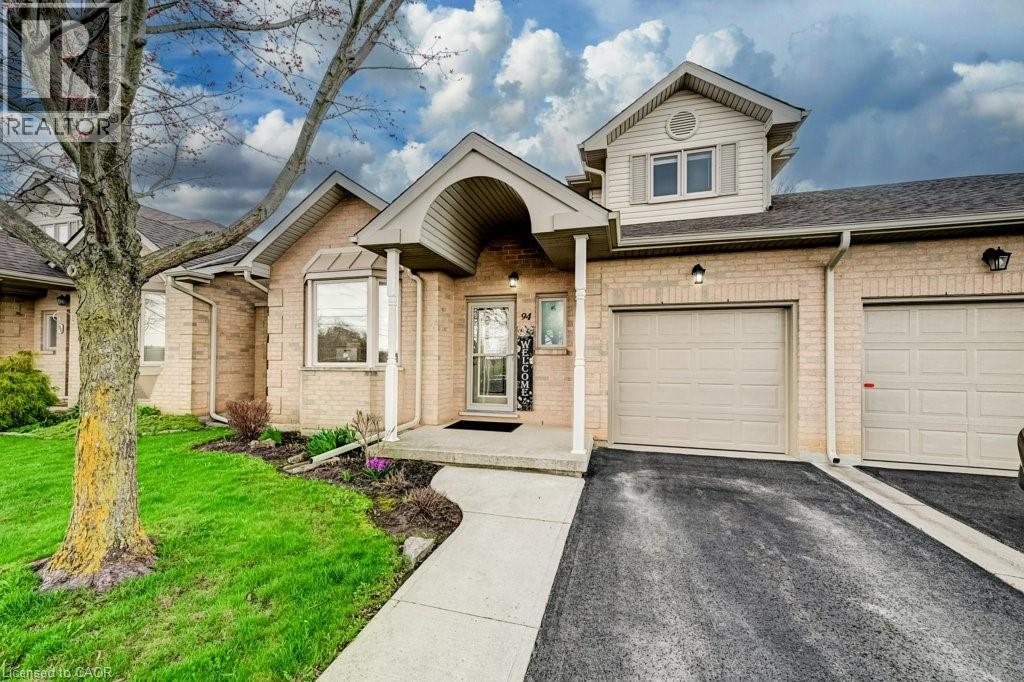 94 GREENTRAIL Drive UnitNo. 44, Mount Hope