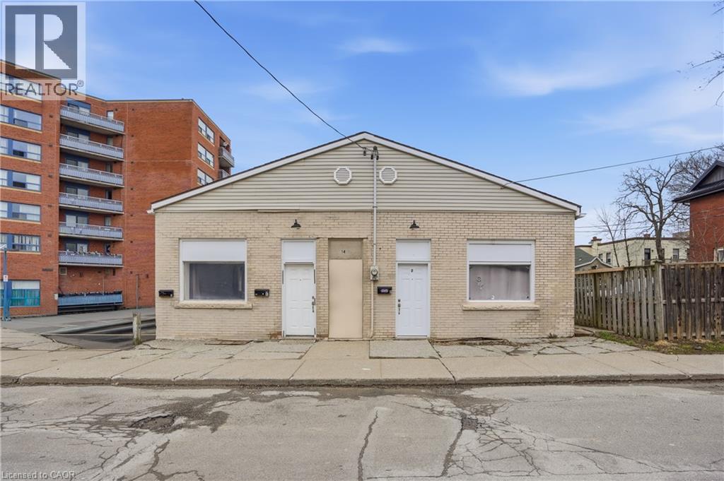 14 AVENUE Place, Welland