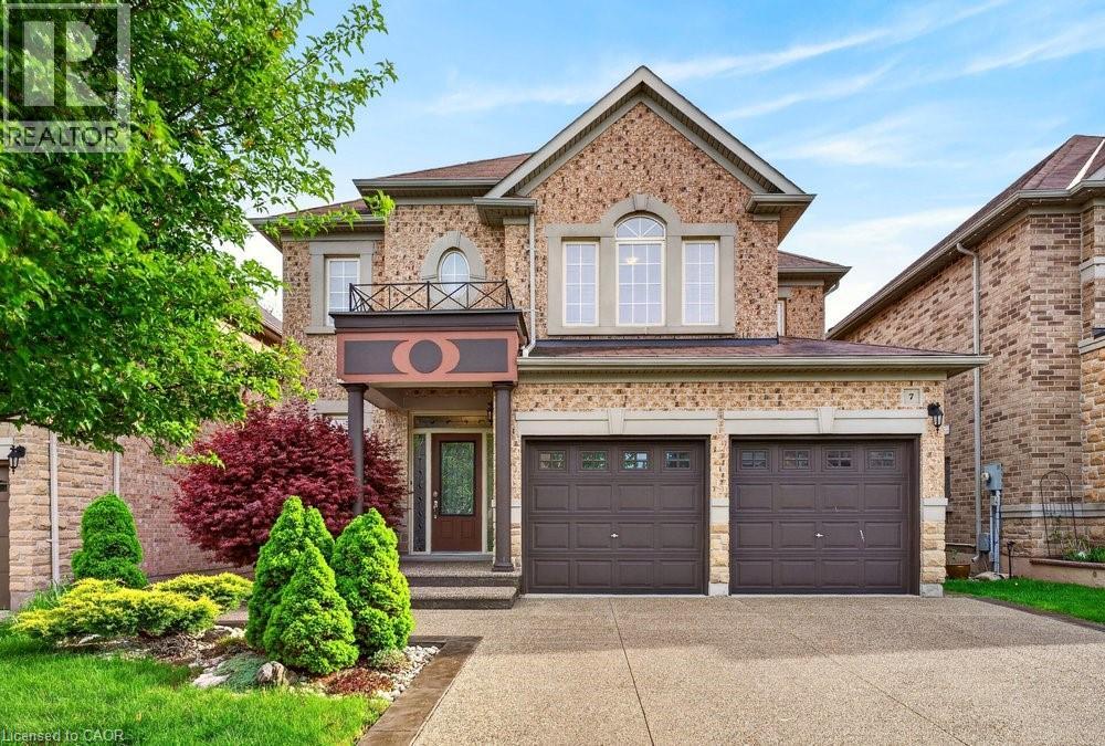 7 SUMMERWIND Drive, Hamilton