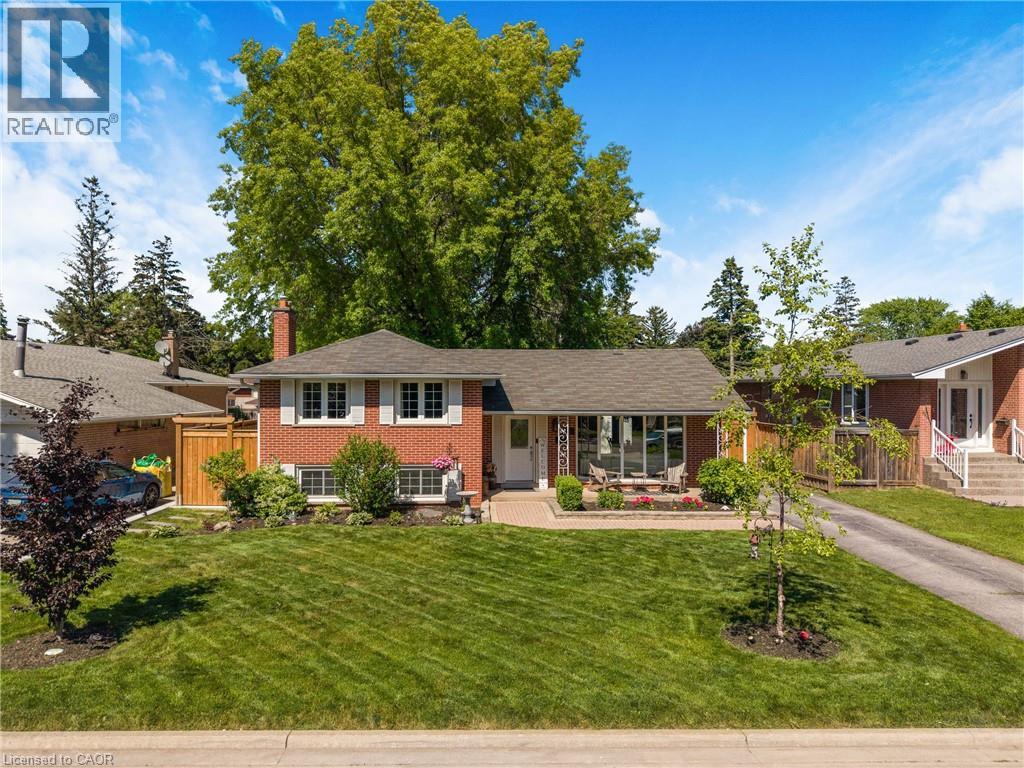 377 DUNCOMBE Drive, Burlington