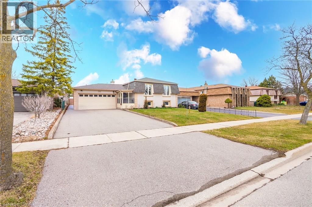 305 PINEGROVE Road, Oakville