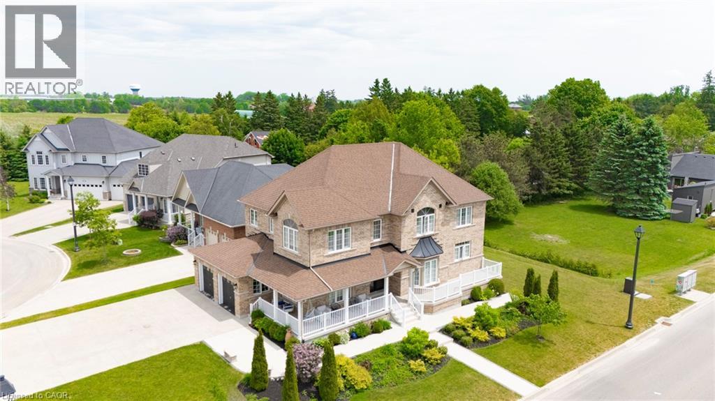 11 AITKEN Court, Fergus