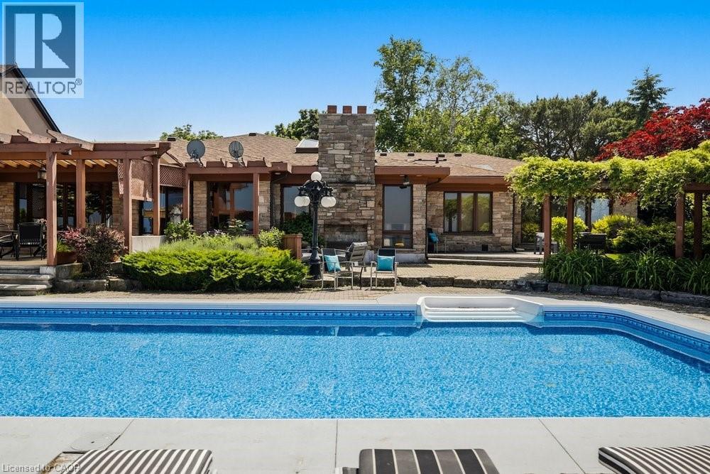 7 LAKEGATE Drive, Stoney Creek