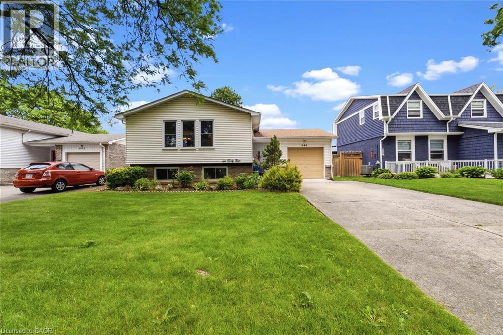 644 LOMOND Crescent, Burlington