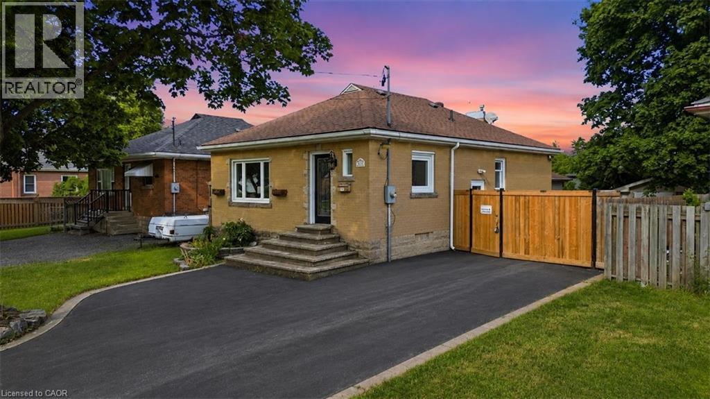 627 UPPER SHERMAN Avenue, Hamilton