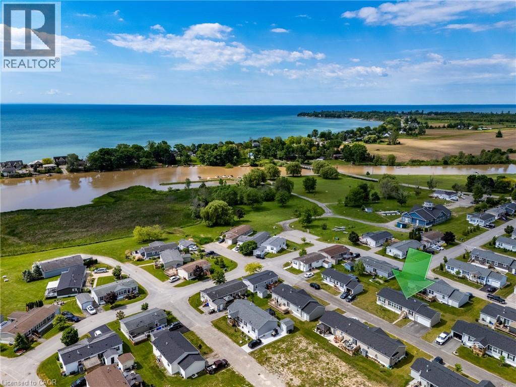 11 HICKORY HOLLOW, Nanticoke