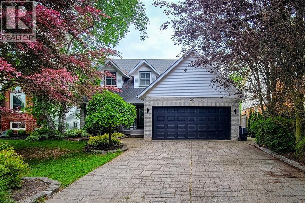 29 WOODSIDE Square, Fonthill