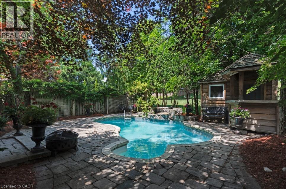 12 PINTO Drive, Ancaster