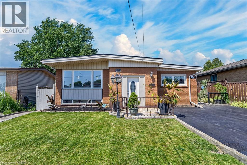 96 FIELDING Crescent, Hamilton