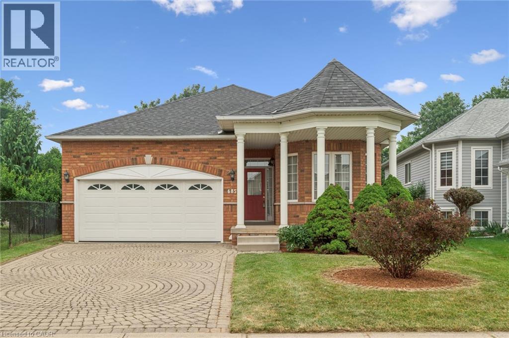 685 LANGLAW Drive, Cambridge