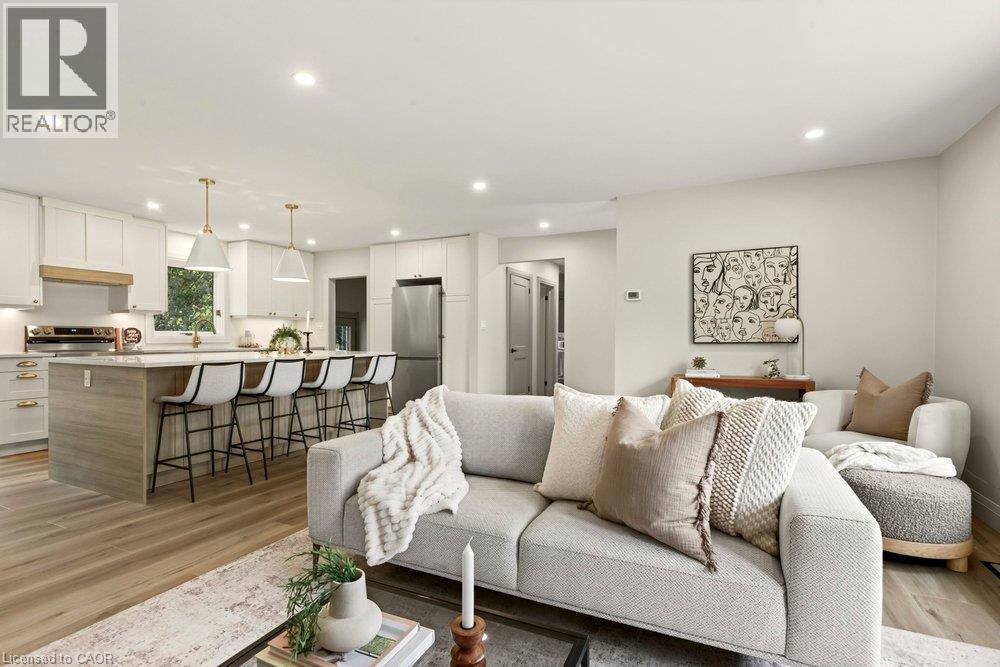 18 GARDEN Avenue, Ancaster