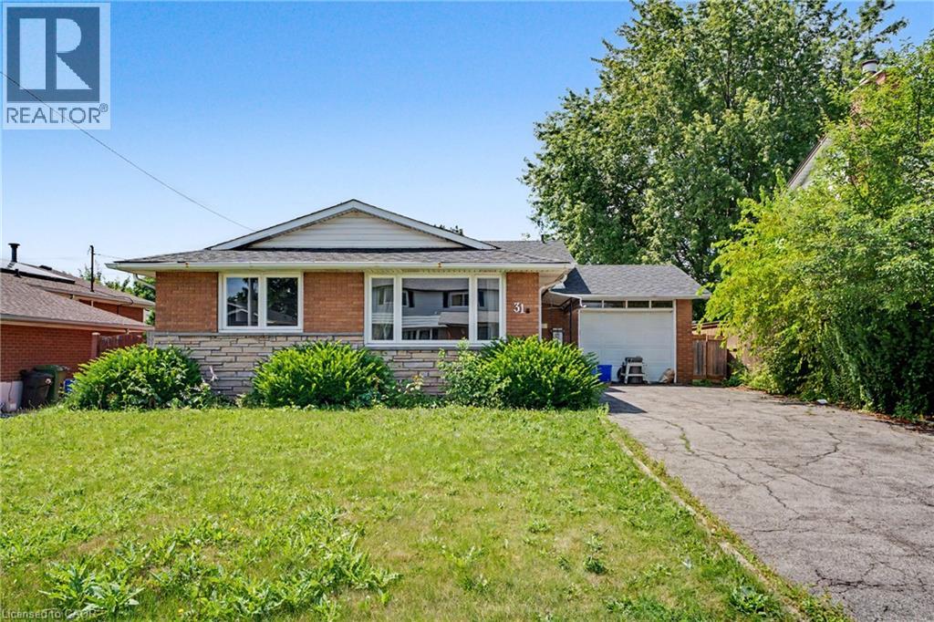 31 DARLINGTON Drive, Hamilton