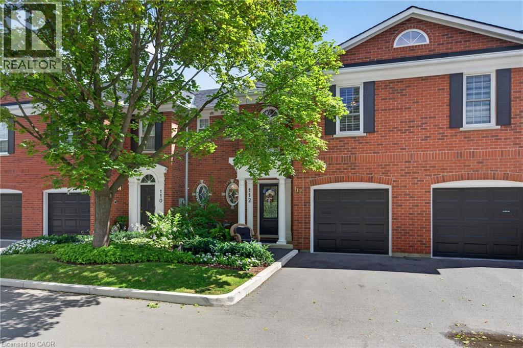 112 FAIRWOOD Place W, Burlington