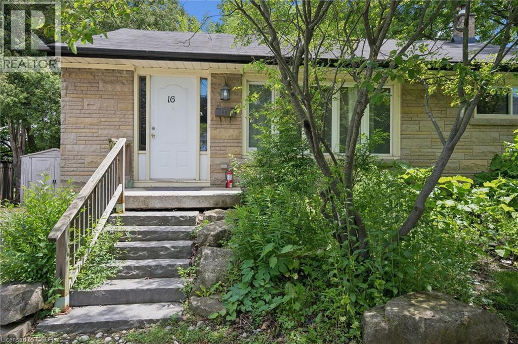 16 BEAUCOURT Place, Hamilton