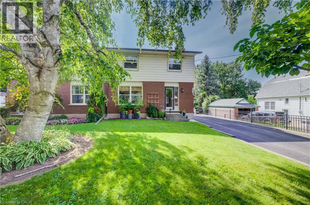 124 QUEENSWAY Drive, St. Jacobs