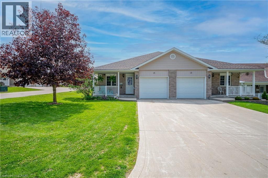 15 POND VIEW Drive, Wellesley