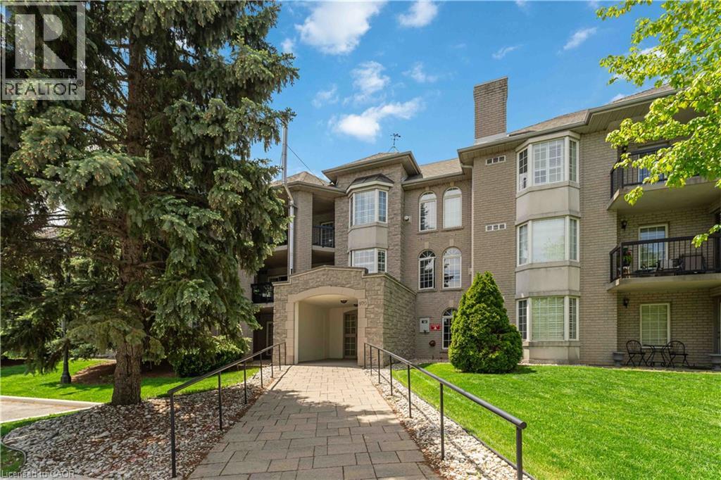 970 GOLF LINKS Road UnitNo. 205, Ancaster