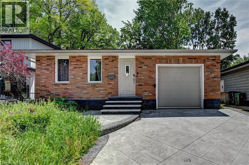 525 FALLINGBROOK Drive, Waterloo